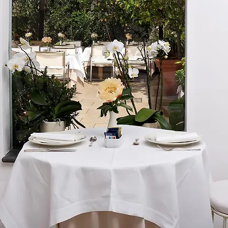 Canasta Hotel Capri