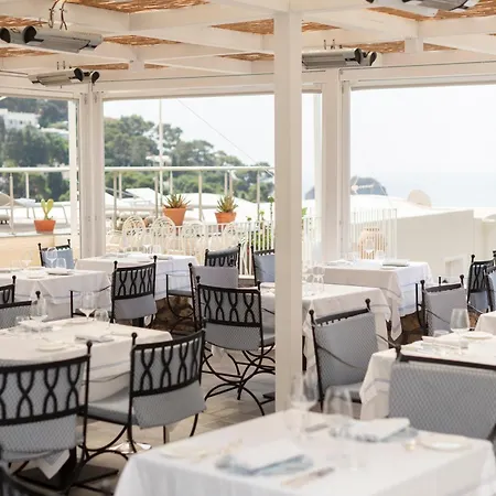 Canasta Hotel Capri