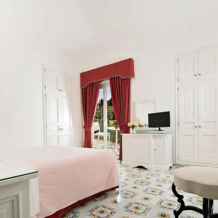 Canasta Hotel Capri