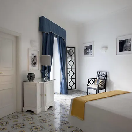 Canasta Hotel Capri
