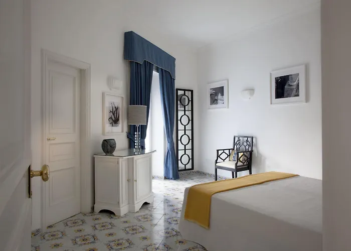 Canasta Hotell Capri