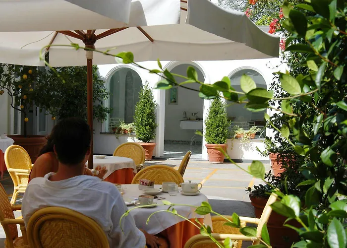 Hotell Canasta Capri
