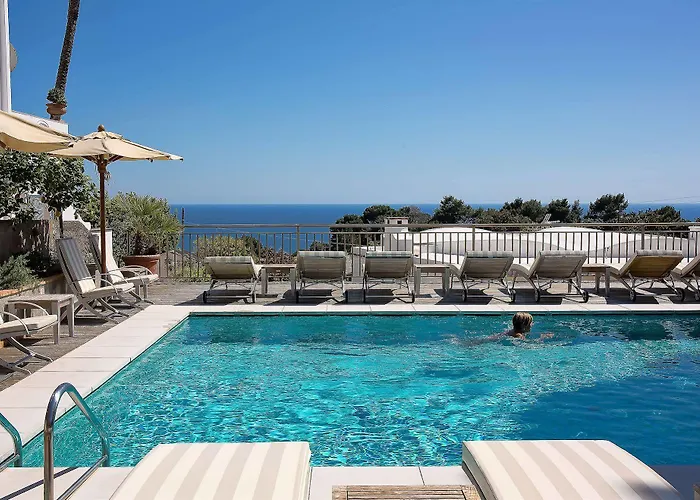 Canasta Hotell Capri