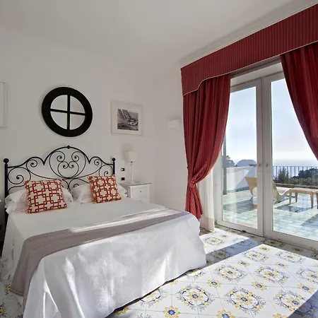 Canasta Otel